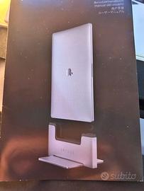 Vertical docking station per Macbook