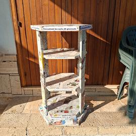 Espositore esagonale con mensole 4 ripiani