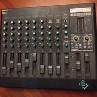 mixer professionale a 8 canali 