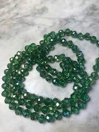 collana di perle di vetro cangiante