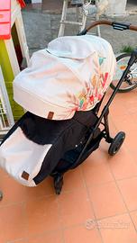 Passegina fronte mamma/strada