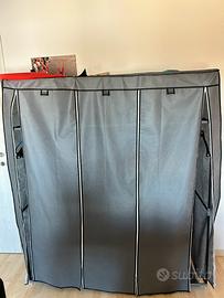 Armadio di stoffa da campeggio