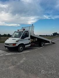 Carroattrezzi iveco daily