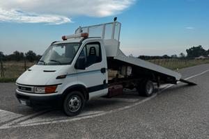 Carroattrezzi iveco daily