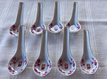 Set 8 Cucchiai Zuppa Cinesi Vintage in Porcellana