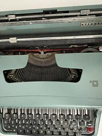 Macchina da scrivere olivetti lettera 32