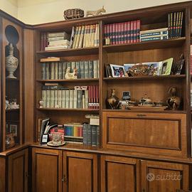 Libreria con angolo