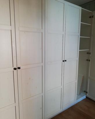Armadio Ikea 5 ante con cassetti già smontato