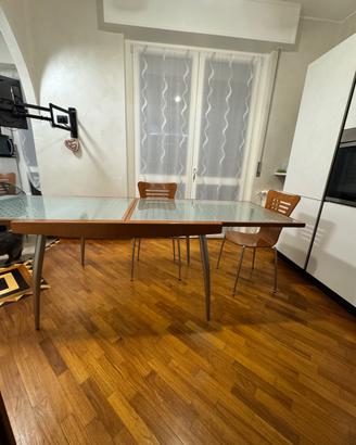 Tavole e 4 sedie Calligaris