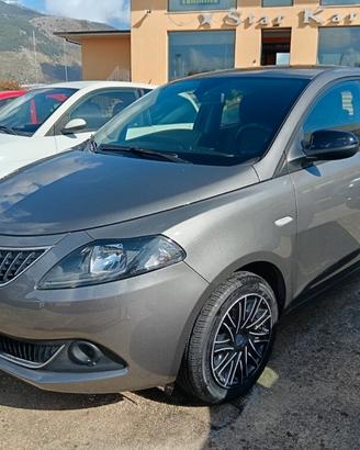 Lancia Ypsilon 1.0 FireFly 5 porte S&S Hybrid Silv
