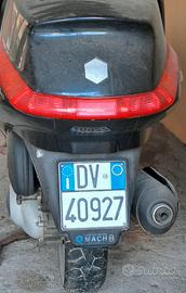 scuter piaggio  x8  250