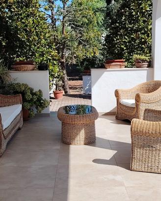 Set da esterno 5 posti con tavolino in rattan natu
