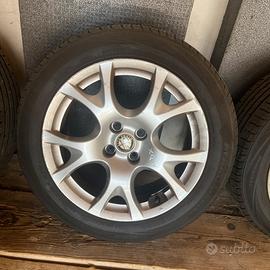 4 pneumatici e cerchi in Lega Alfa Romeo 16”