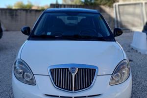 Lancia ypsilon  neopatentato  benzina gpl