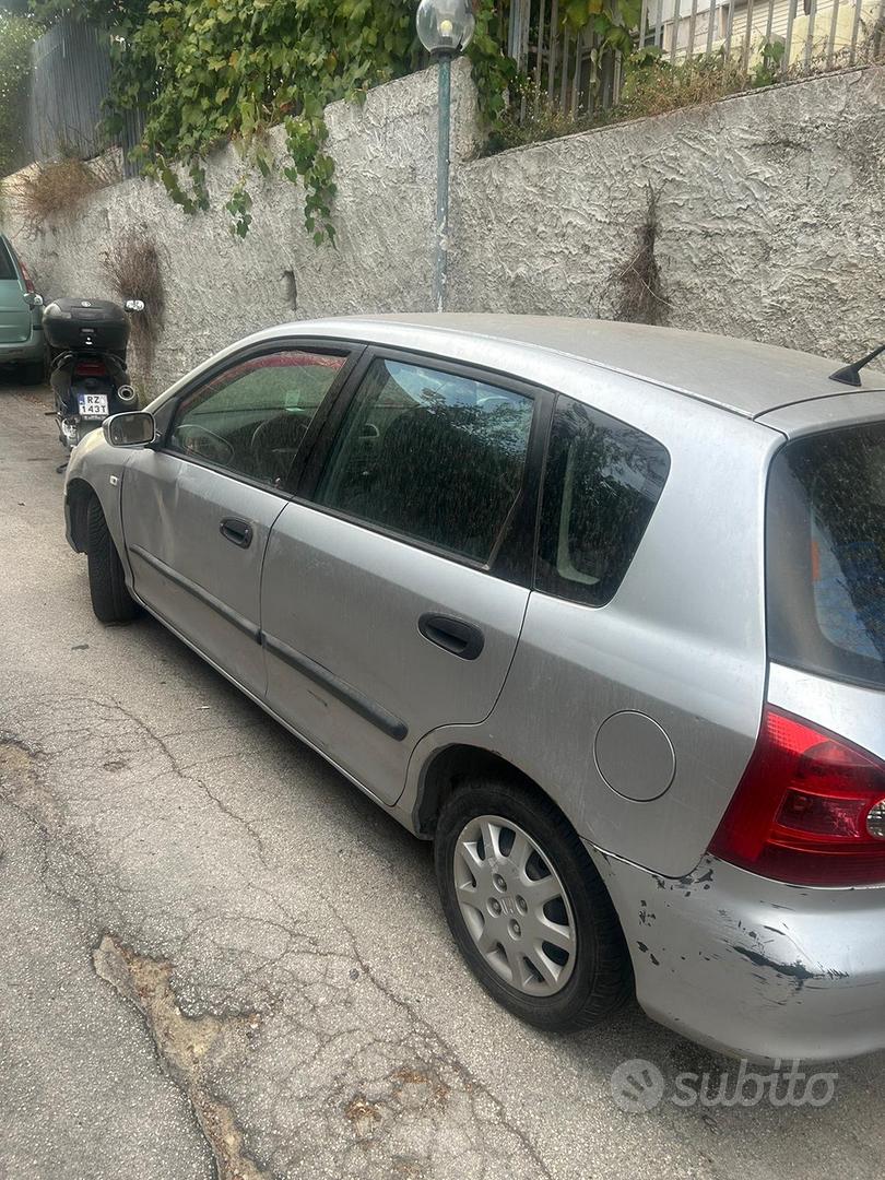 Honda Civic 2003 photo 2