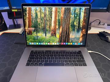 MacBook Pro 2018 15" 16GB Ram 512GB SSD