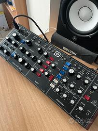 Behringer Model D