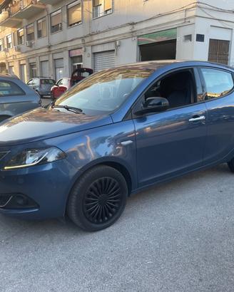 Lancia Ypsilon 1.0 FireFly 5 porte S&S Hybrid Ecoc