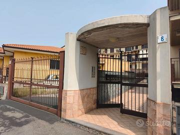 Belpasso appartamento con terrazzo e garage