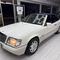 MERCEDES-BENZ E 200 CAT CABRIOLET