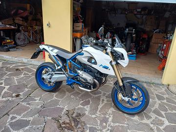 BMW HP2 1200 megamoto 