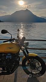 Moto Guzzi V7 850 Stone