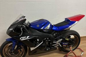 Yamaha YZF R1 RACING