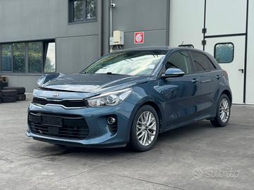 KIA RIO per ricambi usati G3LC