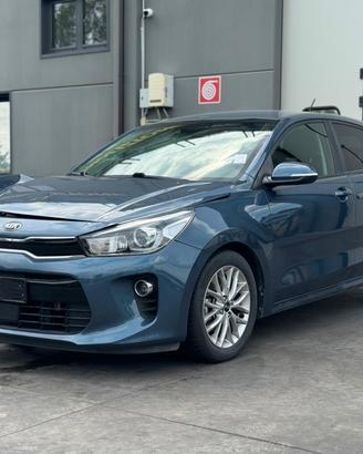 KIA RIO per ricambi usati G3LC