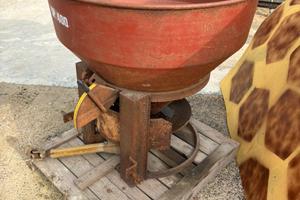 Spandiconcime 400 lt