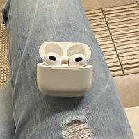 Airpods con scatola