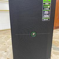 Cassa Mackie thump 215