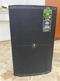 Cassa Mackie thump 215