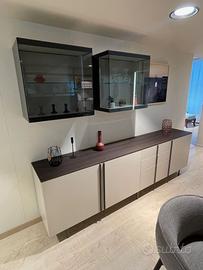 Credenza con  2 pensili vetrine illuminati ALF