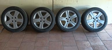 Cerchi in lega con gomme 