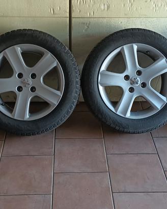 Cerchi in lega con gomme 