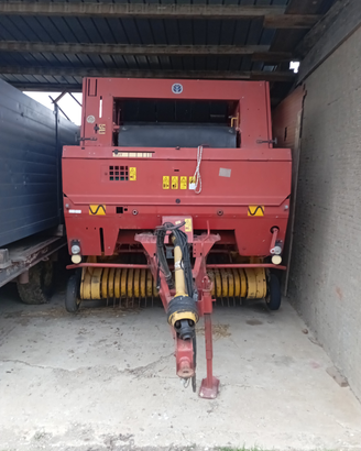 Rotopressa New Holland 648