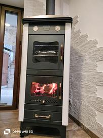 Stufa a legna con forno