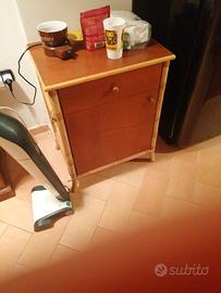 Comodino in legno e bambù etnico