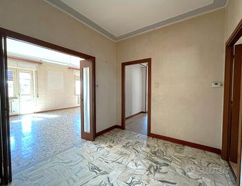 Cappuccini: 6 locali con balconi e garage