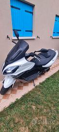 Kymco 300i R