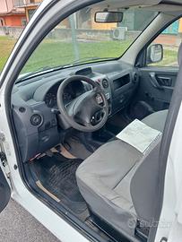 Autocarro Citroen Berlingo