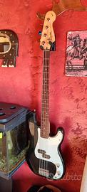 basso Precision Squier Fender 