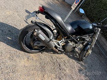 Ducati monster 750