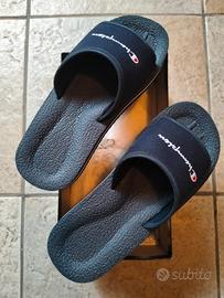 Ciabatte da piscina blu