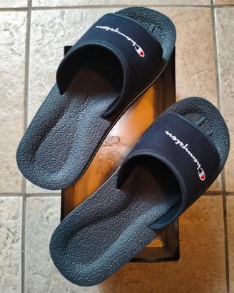 Ciabatte da piscina blu