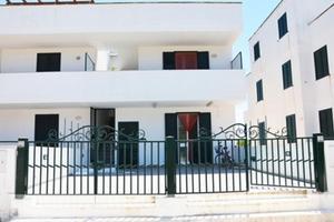 COMODO TRILOCALE A SOLI 50m SPIAGGIA LIDO MARINI