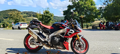 Aprilia tuono v4 factory