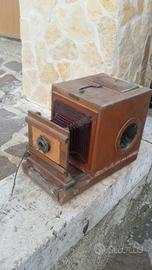 Macchina fotografica d'epoca 