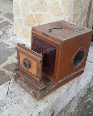 Macchina fotografica d'epoca 